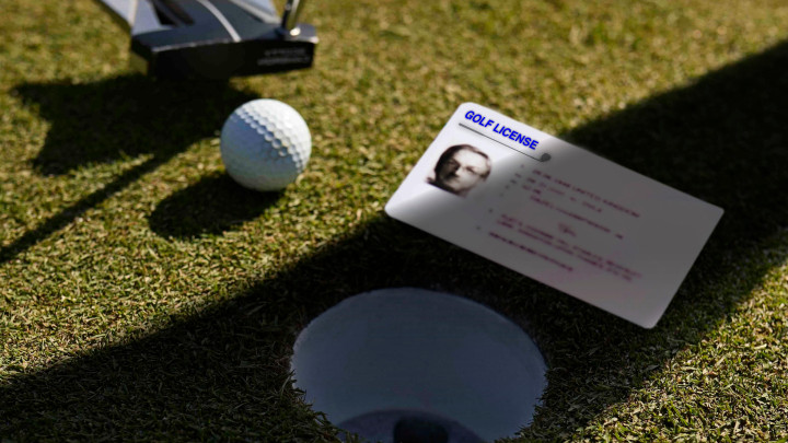 Golfer phong trào cần giấy phép để lên sân?