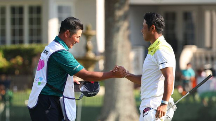 Hideki Matsuyama lần đầu vô địch giải Playoffs dù phải thay caddie