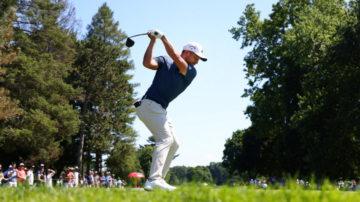 Xander Schaufflele duy trì ngôi đầu tại Travelers Championship