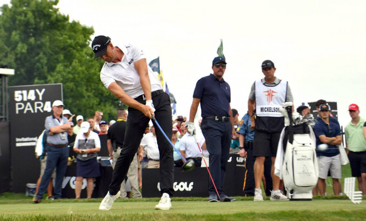 Vòng 1 LIV Golf Invitational Bedminster: Henrik Stenson, Patrick Reed chia sẻ ngôi đầu