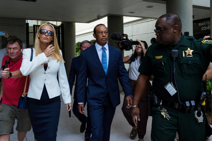 Tiger Woods nhận tội sau vụ tai nạn, bị cấm lái xe 5 năm