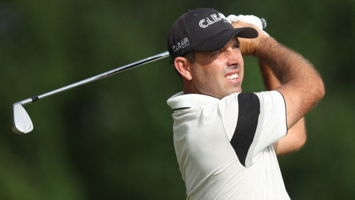 Charl Schwartzel dẫn đầu vòng mở màn của LIV Golf Invitational Series tại London