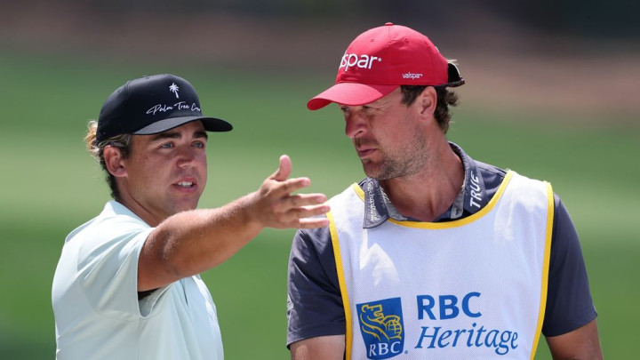 Golfer đến muộn tee times có phải do caddie?