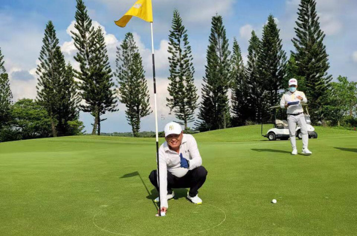 Golfer nước ngoài đầu tiên trúng giải thưởng HIO từ VGS Sport