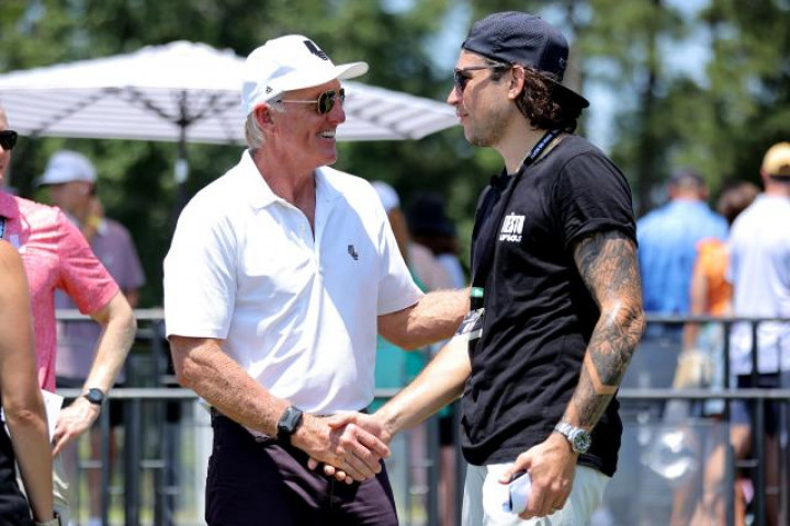 Giám đốc điều hành thể thao chuyên nghiệp Scott O'Neil được chọn thay thế Greg Norman làm CEO của LIV Golf