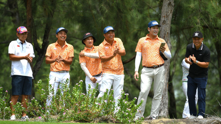 Miền Trung gây bất ngờ lớn khi vươn lên dẫn đầu sau lượt trận Foursomes đầu tiên của Vietnam Unity Golf Cup 2025