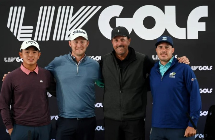 Ratchanon Chantananuwat cùng nhóm với Phil Mickelson tại LIV Golf Invitational Series