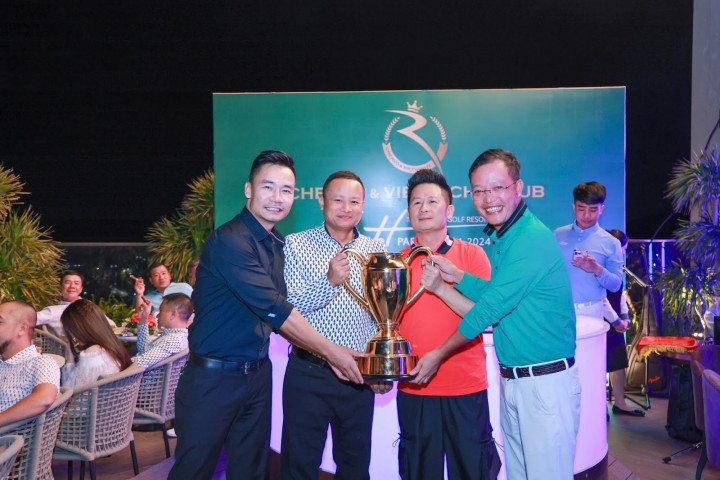 Ca sĩ Bằng Kiều vô địch giải golf Chervo & Vietyacht Club