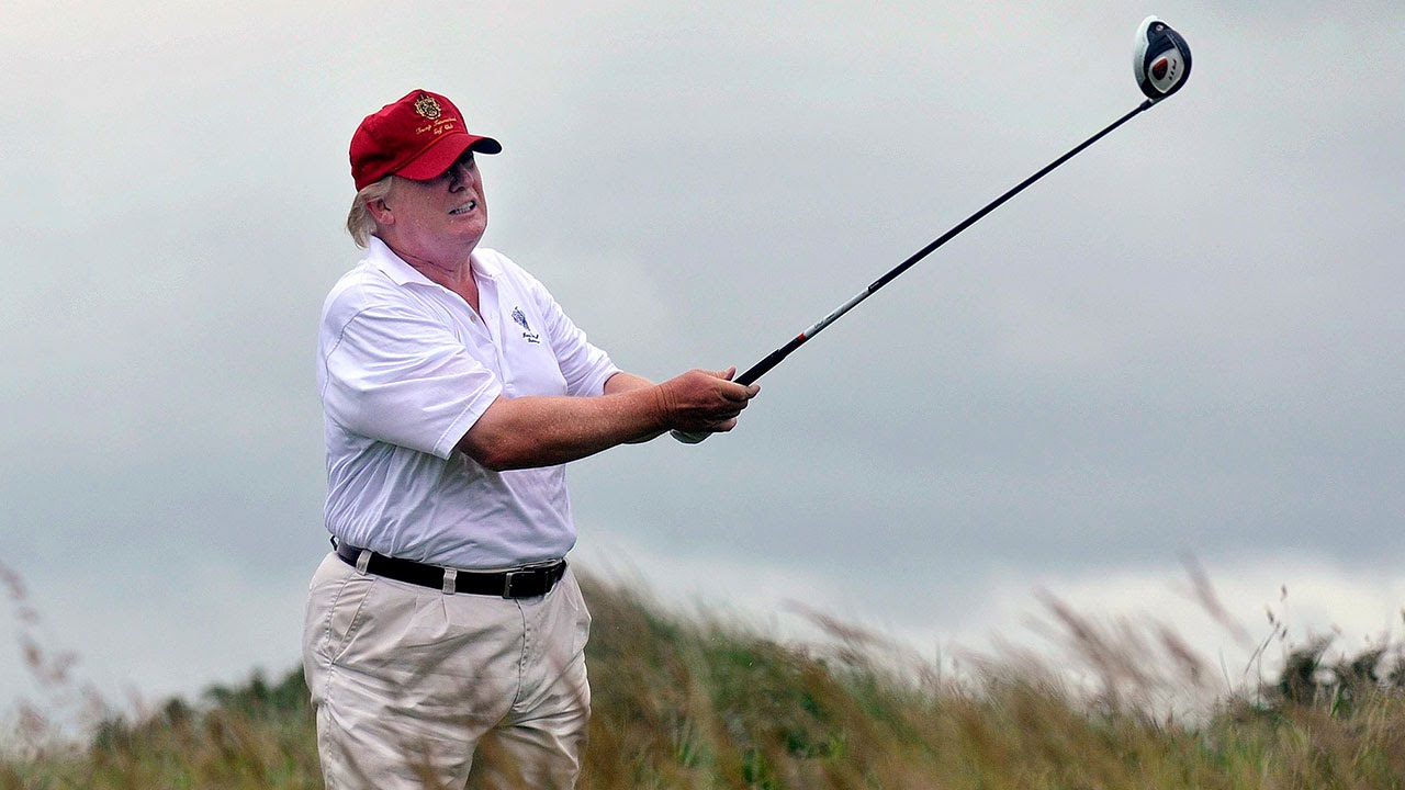 Tổng thống Mỹ vẫn tiếp tục chơi golf giữa tình hình chính trị căng thẳng?