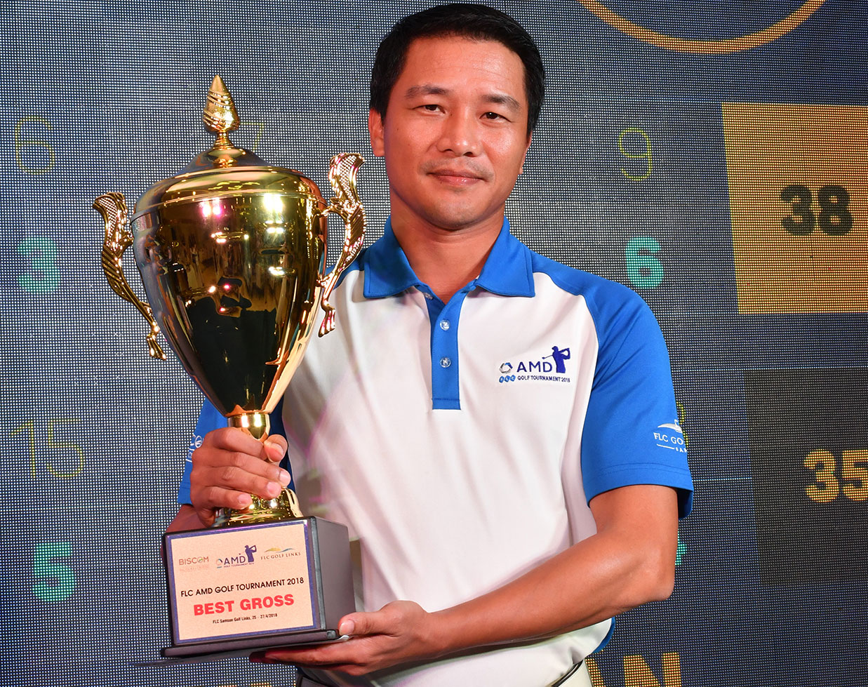Vượt qua Lê Hùng Nam, Nguyễn Minh Tuấn lên ngôi vô địch FLC AMD Golf Tournament 2018