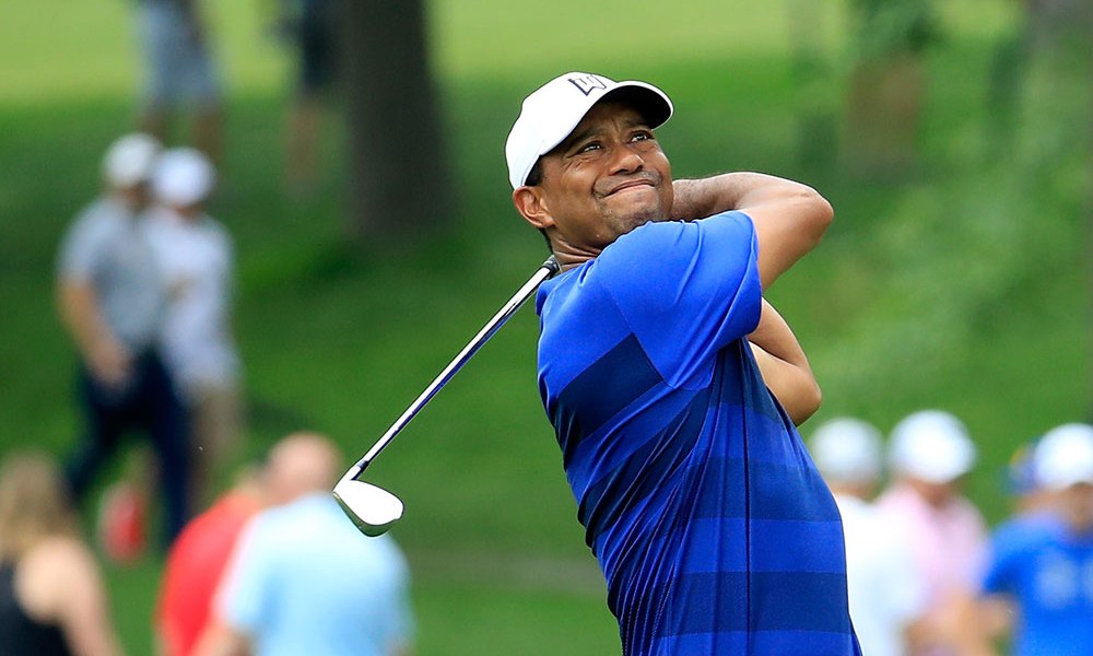 Memorial Tournament ngày thứ 2: Tiger Woods toả sáng trở lại, Jordan Spieth không vượt cắt