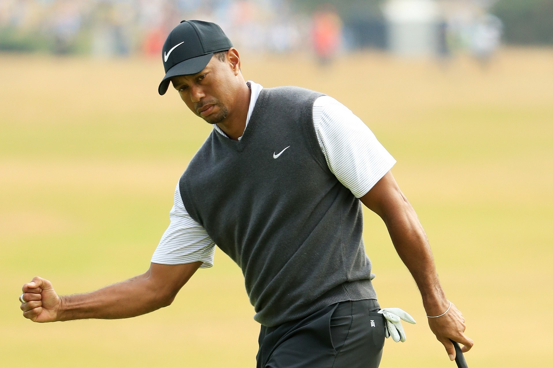 Open Championship ngày thứ 3: Tiger Woods thể hiện bản lĩnh, Jordan Spieth vươn lên ngôi đầu