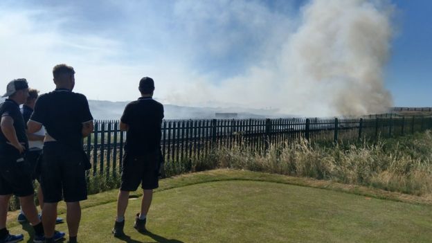 Quản lý các sân golf ở Anh ra lệnh cấm hút thuốc trên sân