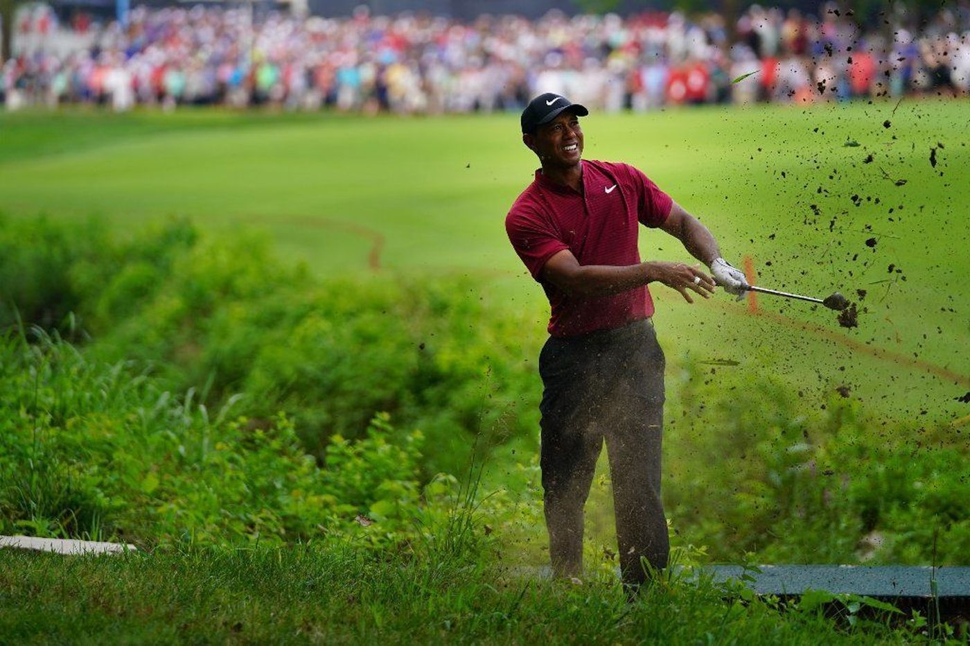 Tiger Woods và cú chip 'thần sầu' ở khoảng cách 164 yards tại PGA Championship 2018