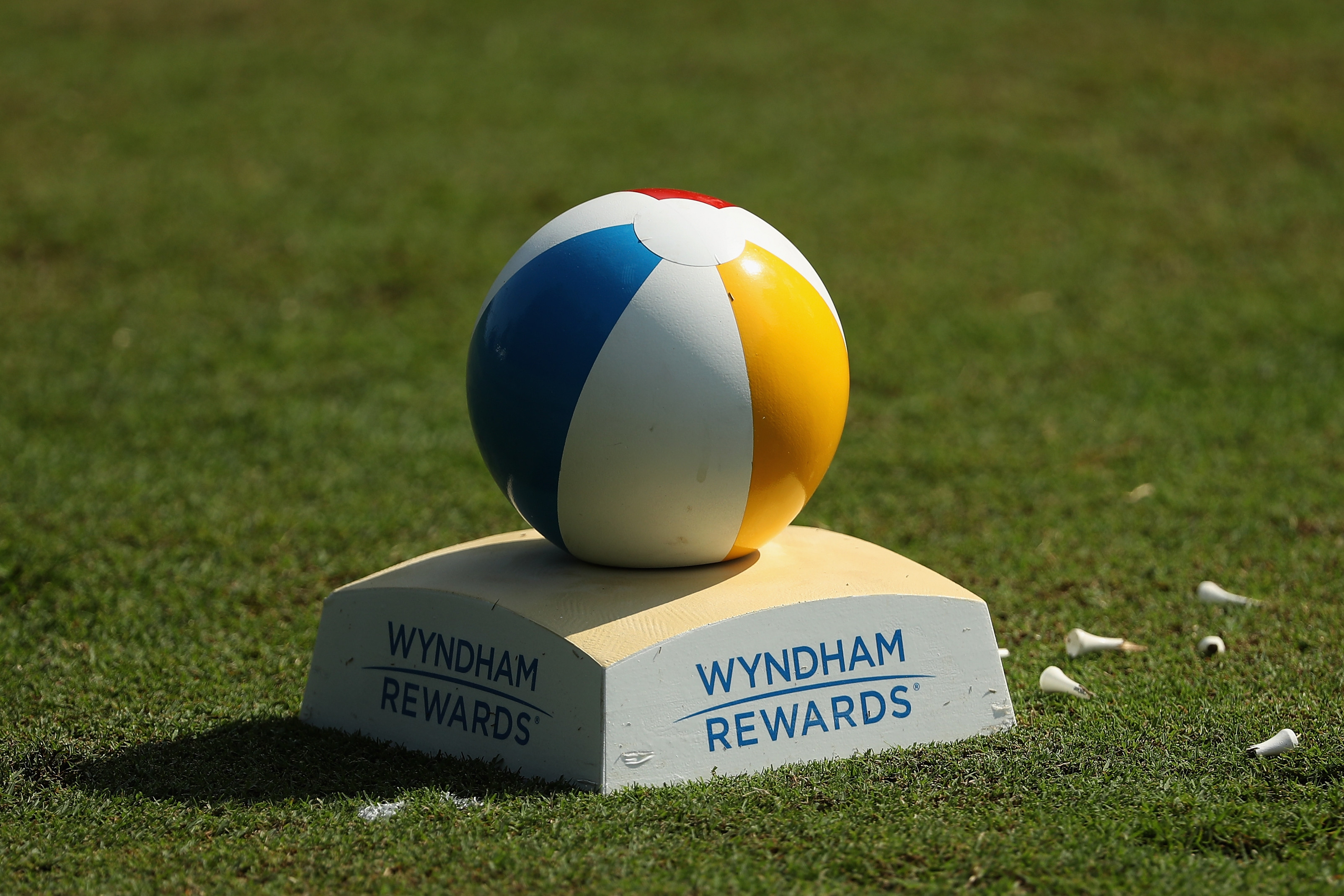 Những hình ảnh ấn tượng tại vòng 2 giải Wyndham Championship 2018