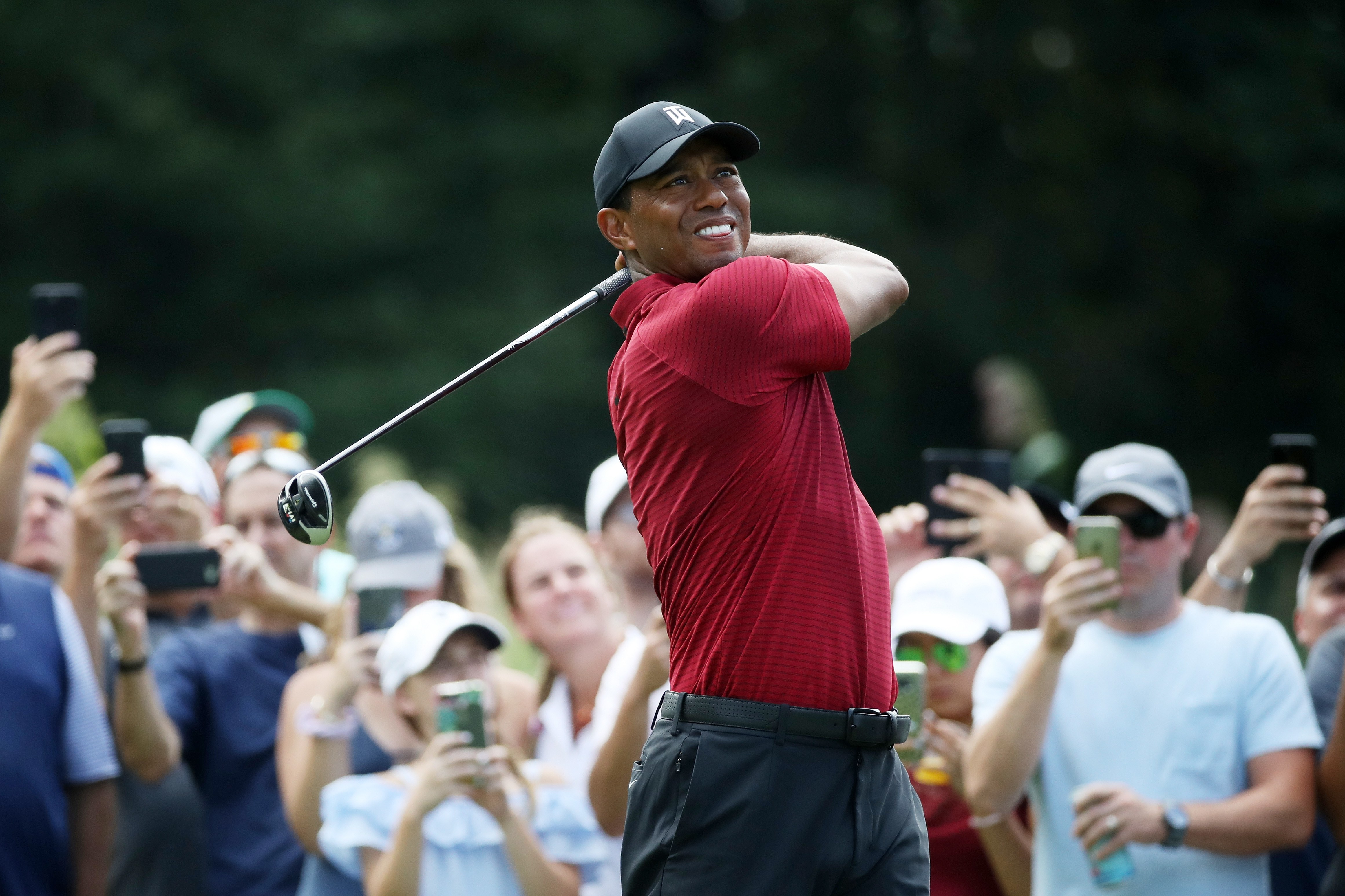 Khả năng phát bóng của Tiger Woods cải thiện ra sao sau khi đổi cán gậy?
