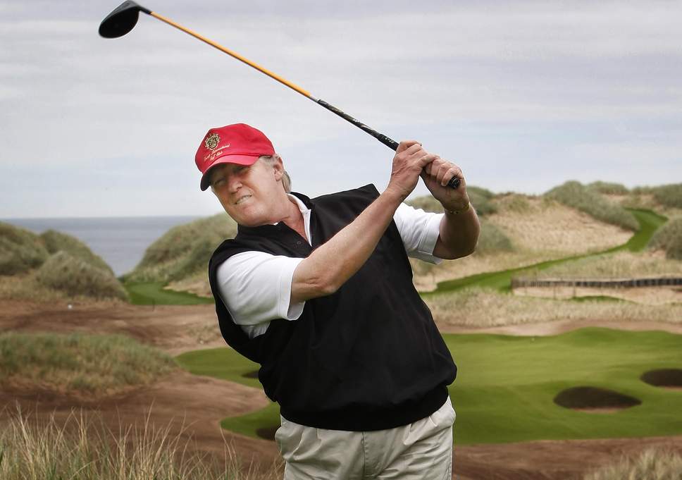 Các doanh nghiệp của Tổng thống Mỹ thua lỗ 196 triệu USD do đầu tư vào golf