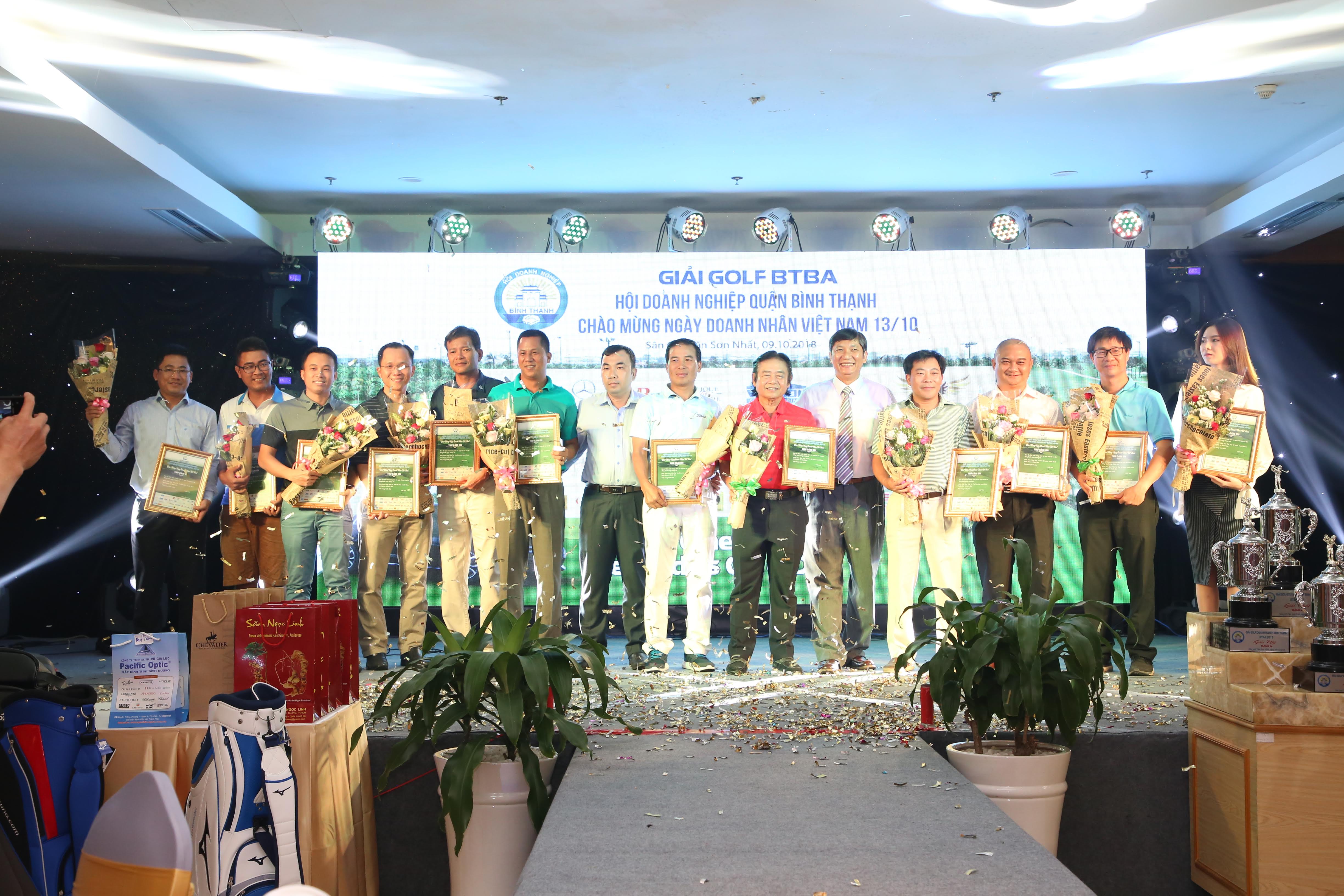 Golfer Trần Văn Hoàng giành chiến thắng tại bảng A giải golf Hội Doanh nghiệp Quận Bình Thạnh