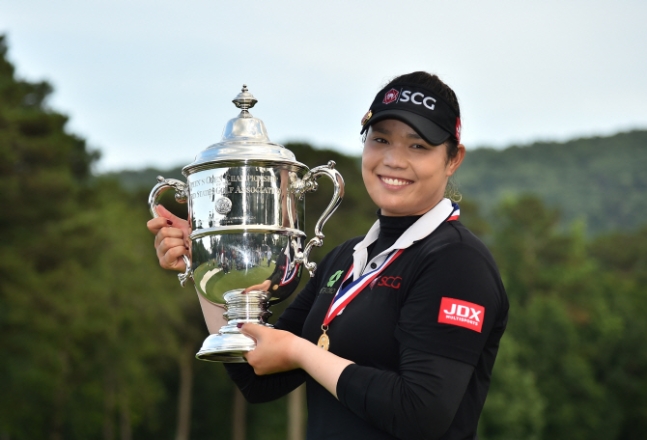Ariya Jutanugarn giành giải thưởng 'Golfer kiếm tiền nhiều nhất'