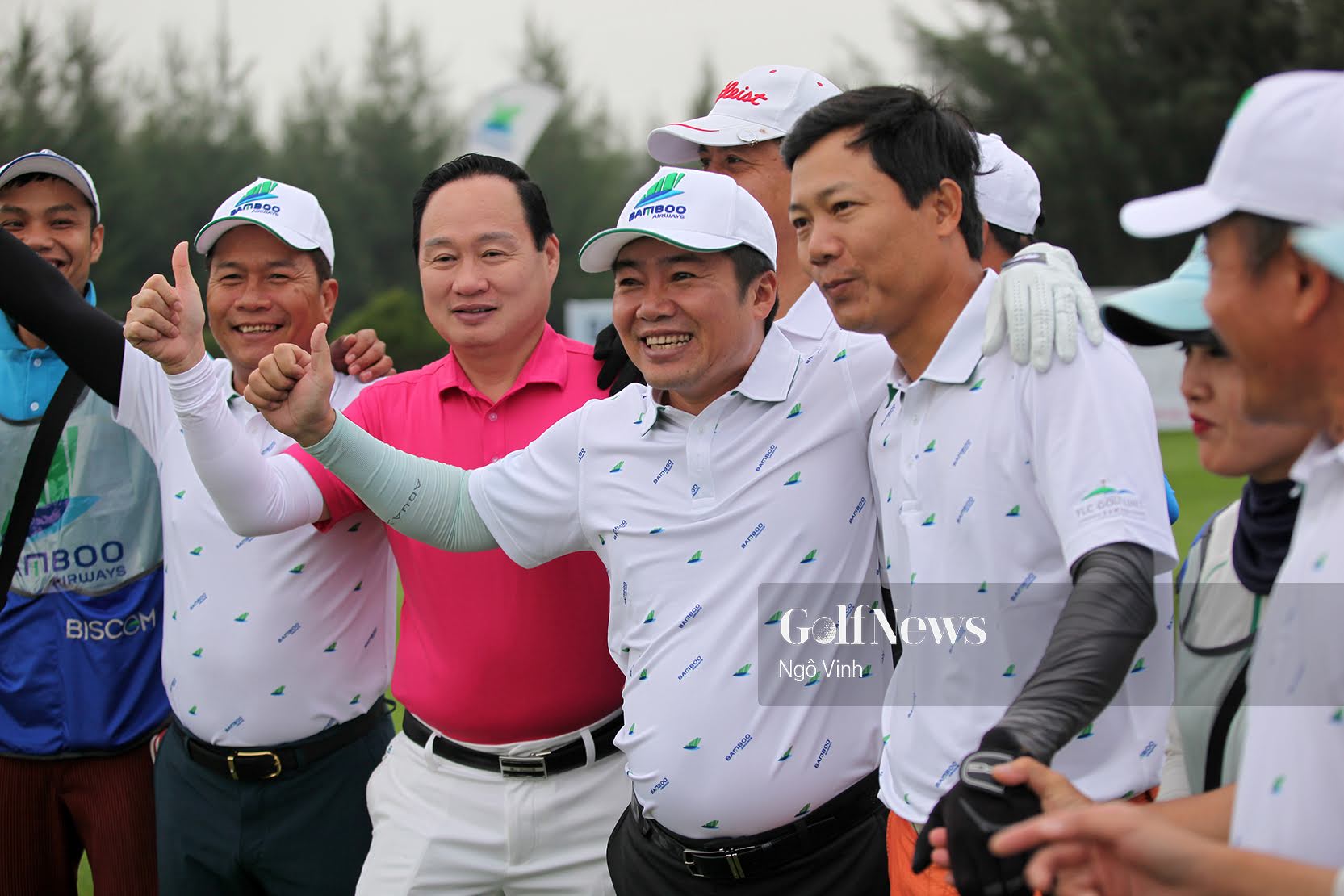 Khoảnh khắc cảm xúc của golfer Cao Xuân Hùng khi đạt HIO tại Bamboo Airways Takeoff Golf Tournament 2018
