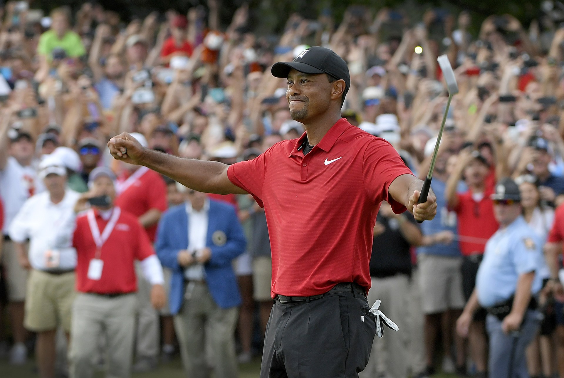 ESPN làm phim về sự trở lại thần kỳ của Tiger Woods