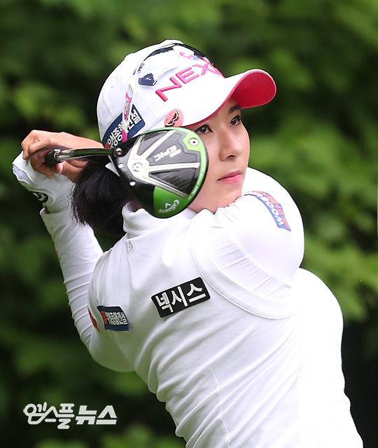 Hyosung Championship - Ngày thứ 1: 5 golfer chen chúc ở ngôi đầu