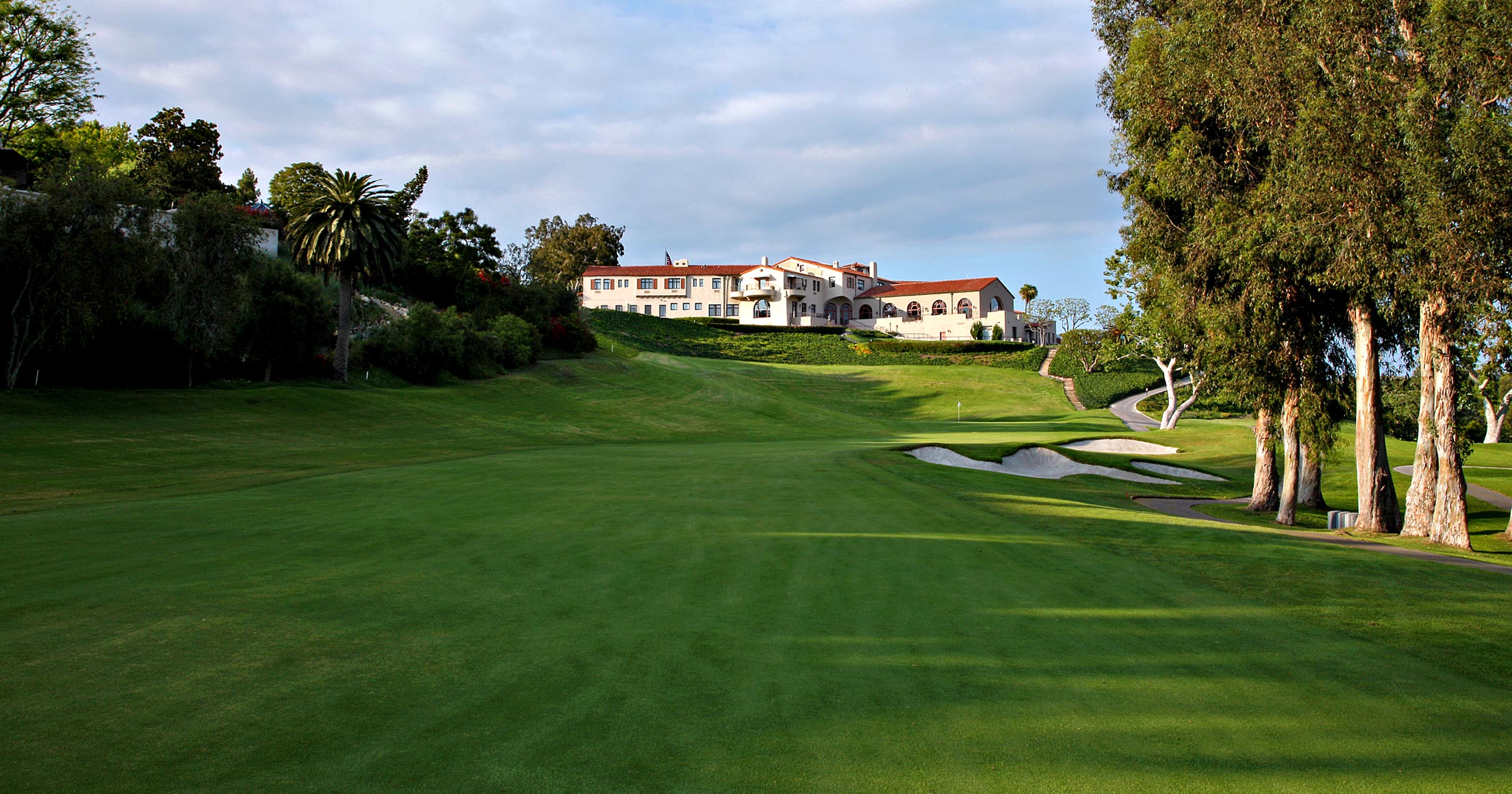 Tổng hợp 18 hố độc đáo tại sân golf Riviera Country Club