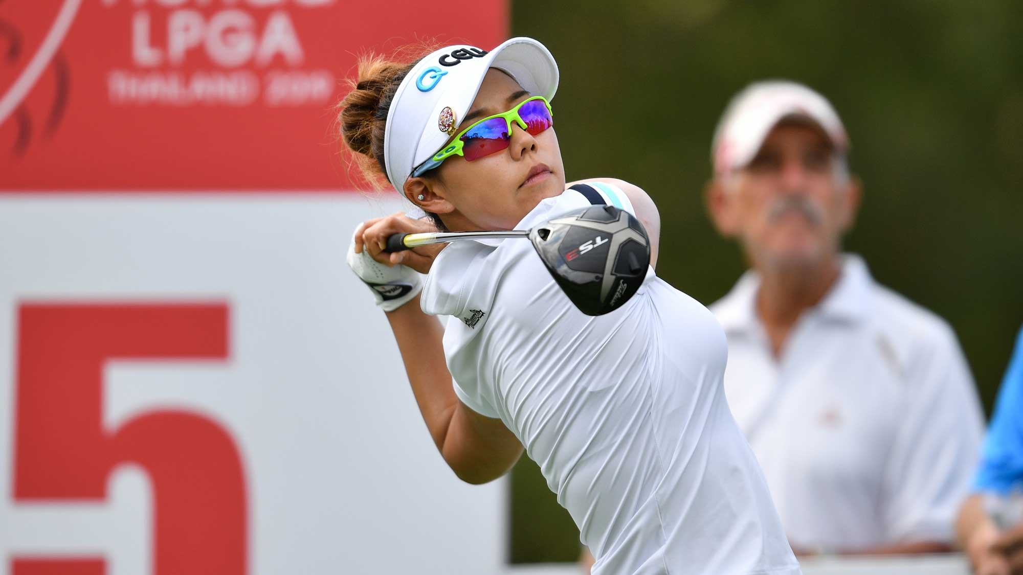 Honda LPGA Thailand ngày thứ 2: Jenny Shin vươn lên dẫn đầu BXH