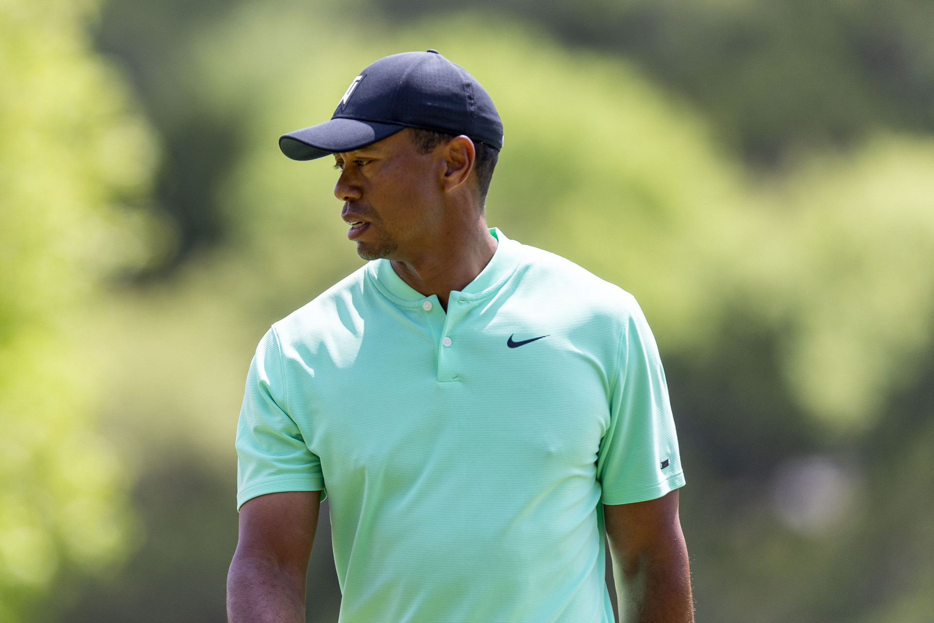 Thua Snedeker, Tiger Woods đứng trước nguy cơ bị loại khỏi WGC-Match Play