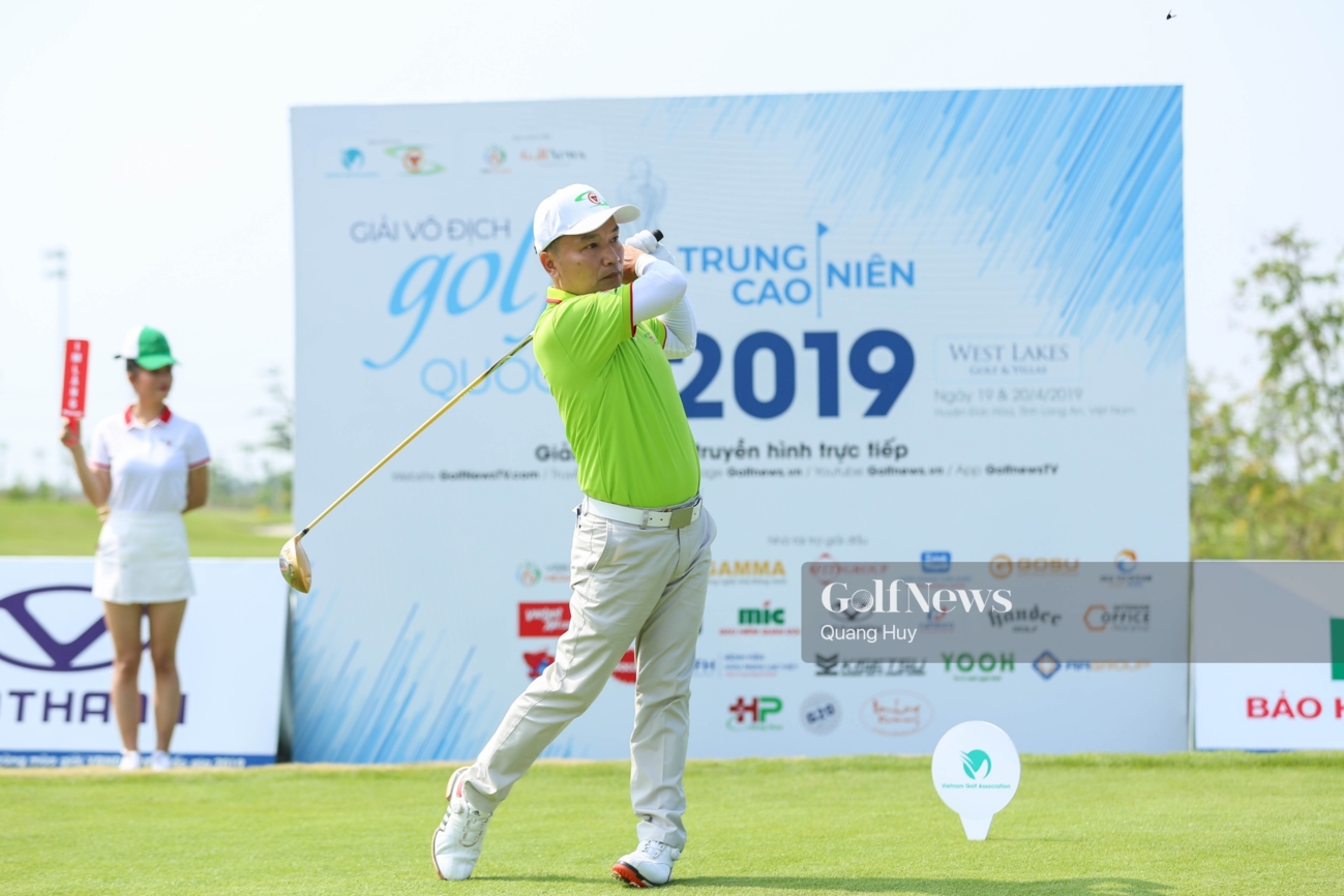 Gần 100 golfer khai màn ngày thi đấu đầu tiên Giải golf Vô địch Trung - Cao niên Quốc gia 2019