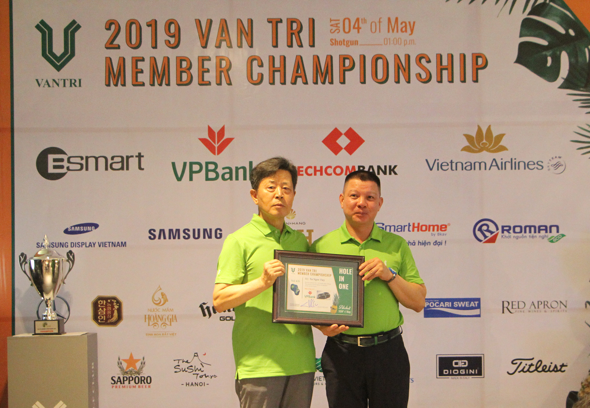 Golfer Tạ Ngọc Túy ghi HIO và giành Best gross tại giải 'Vô địch Hội viên Vân Trì 2019'