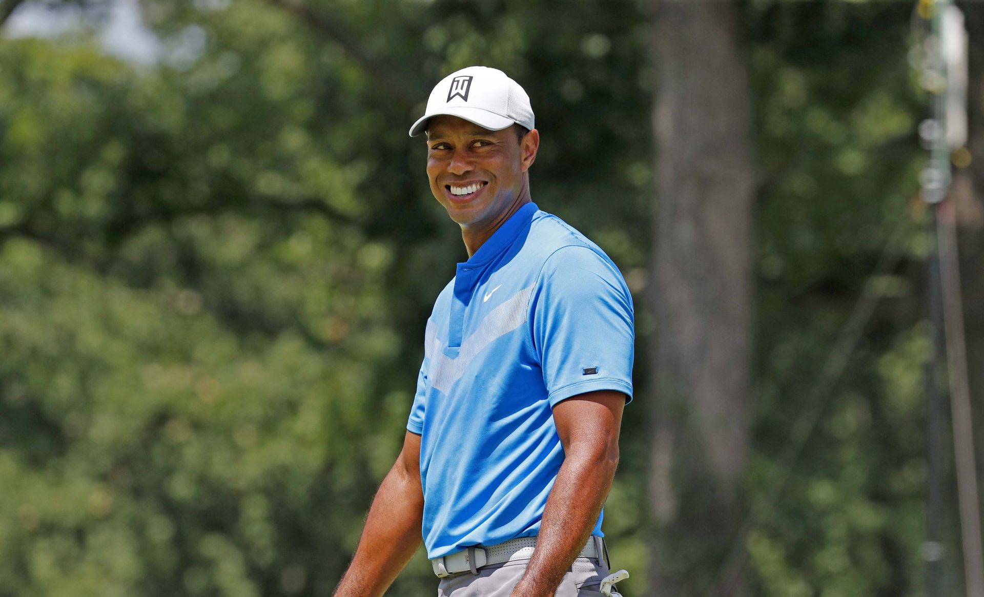 Tiger Woods cách ngôi đầu 6 gậy sau vòng 1 BMW Championship