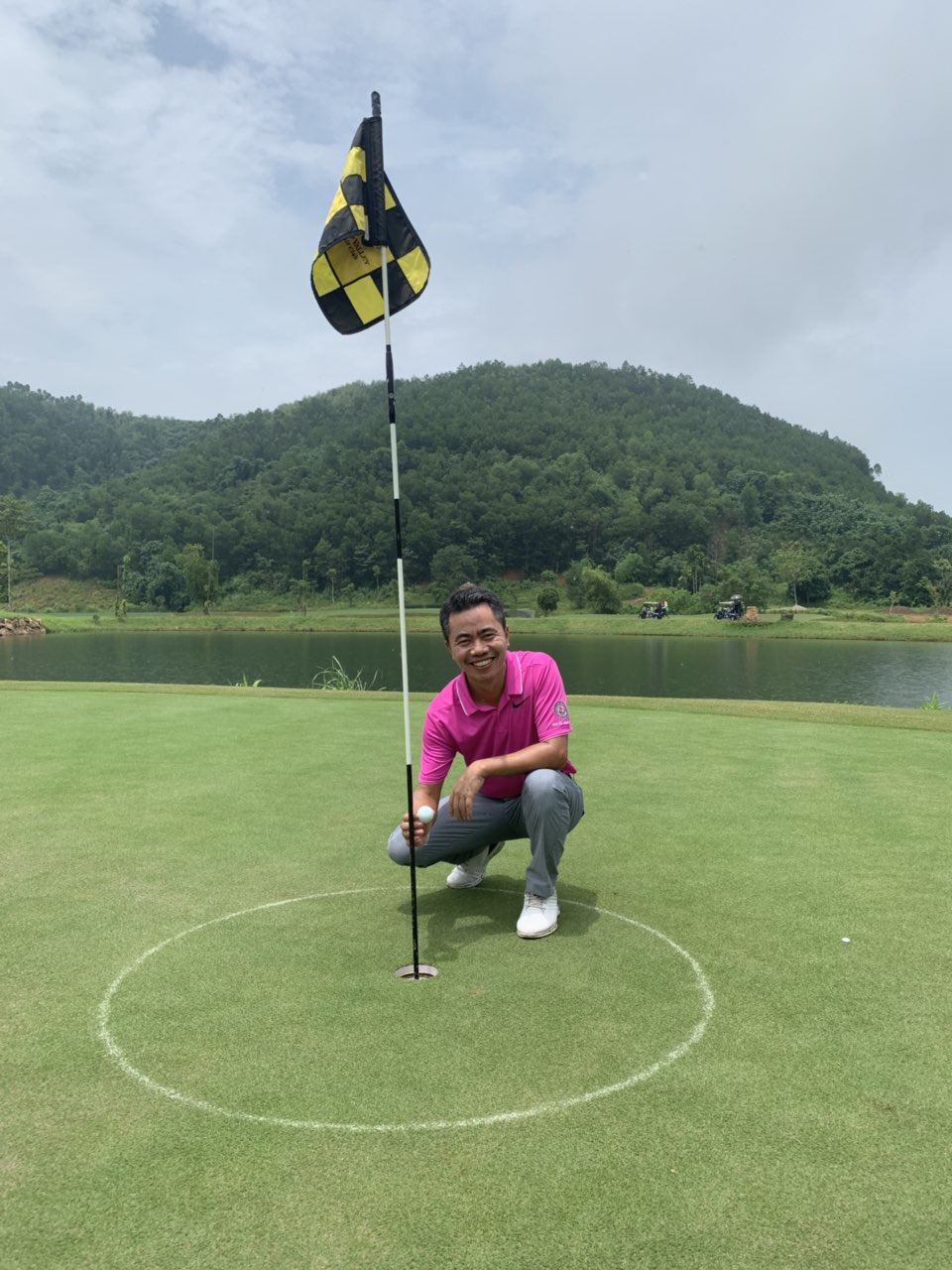 Golfer Nguyễn Hồng Vinh đạt được HIO tại buổi Outing G78