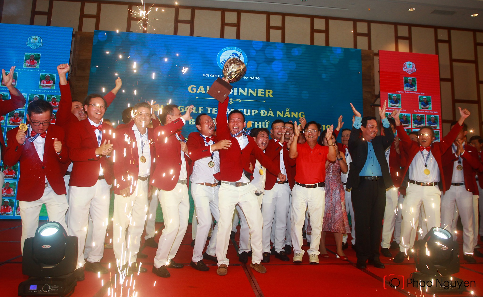 Đội bờ Đông lần đầu giành chiến thắng tại Team Cup Đà Nẵng