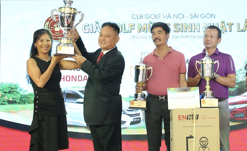 Nguyễn Thị Ngọc Dung giành Best Gross Giải golf mừng sinh nhật lần 1 CLB Hà Nội - Sài Gòn