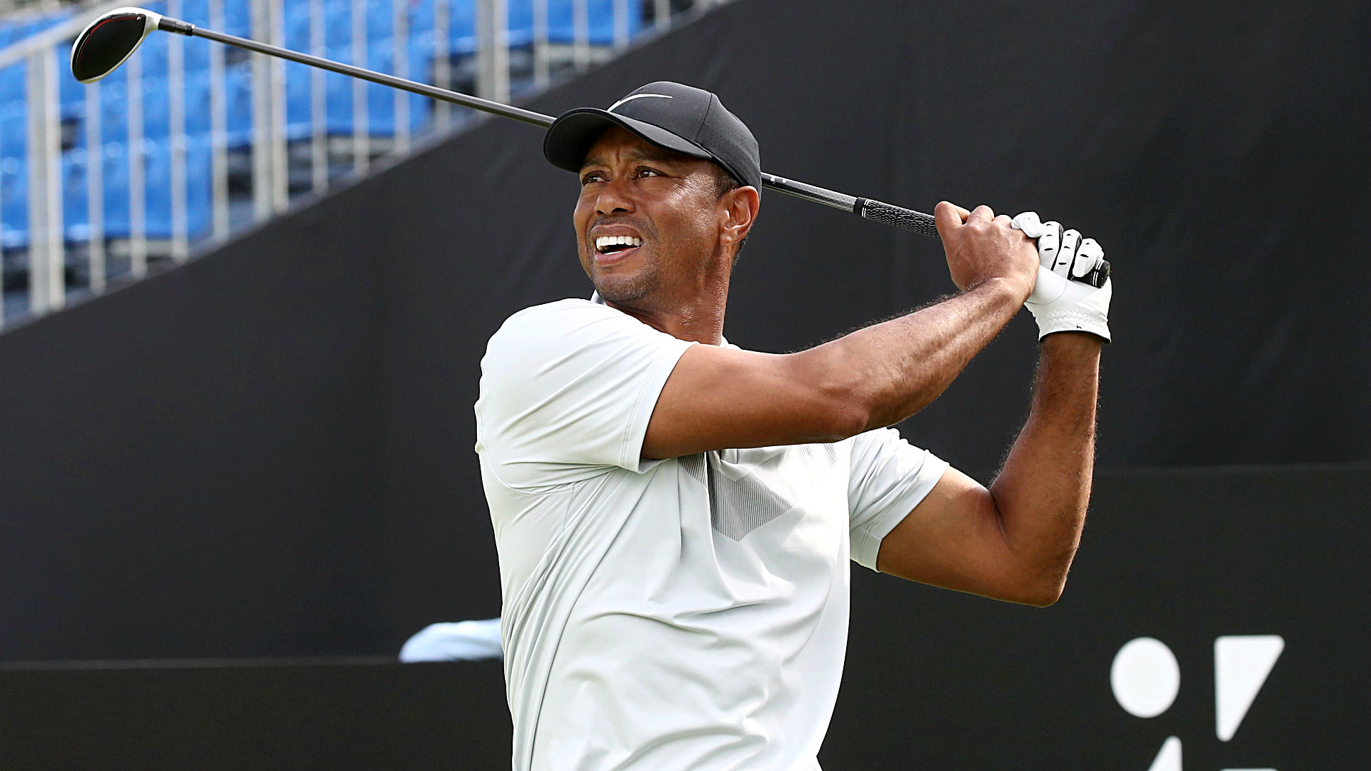 Tiger Woods độc chiếm ngôi đầu Zozo Championship sau vòng 2
