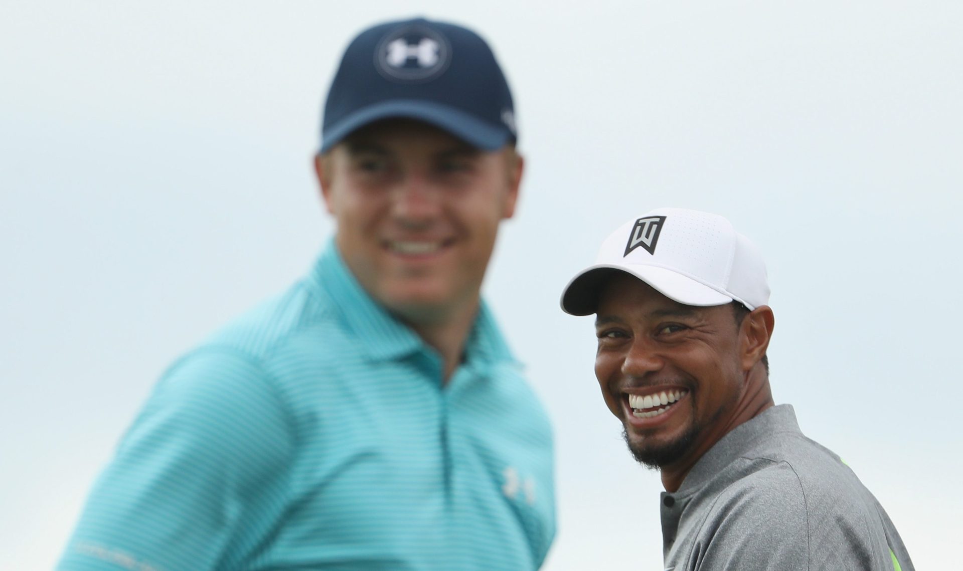 Tiger Woods tranh tài đánh bóng cùng 5 golfer khác trước thềm Hero World Challenge