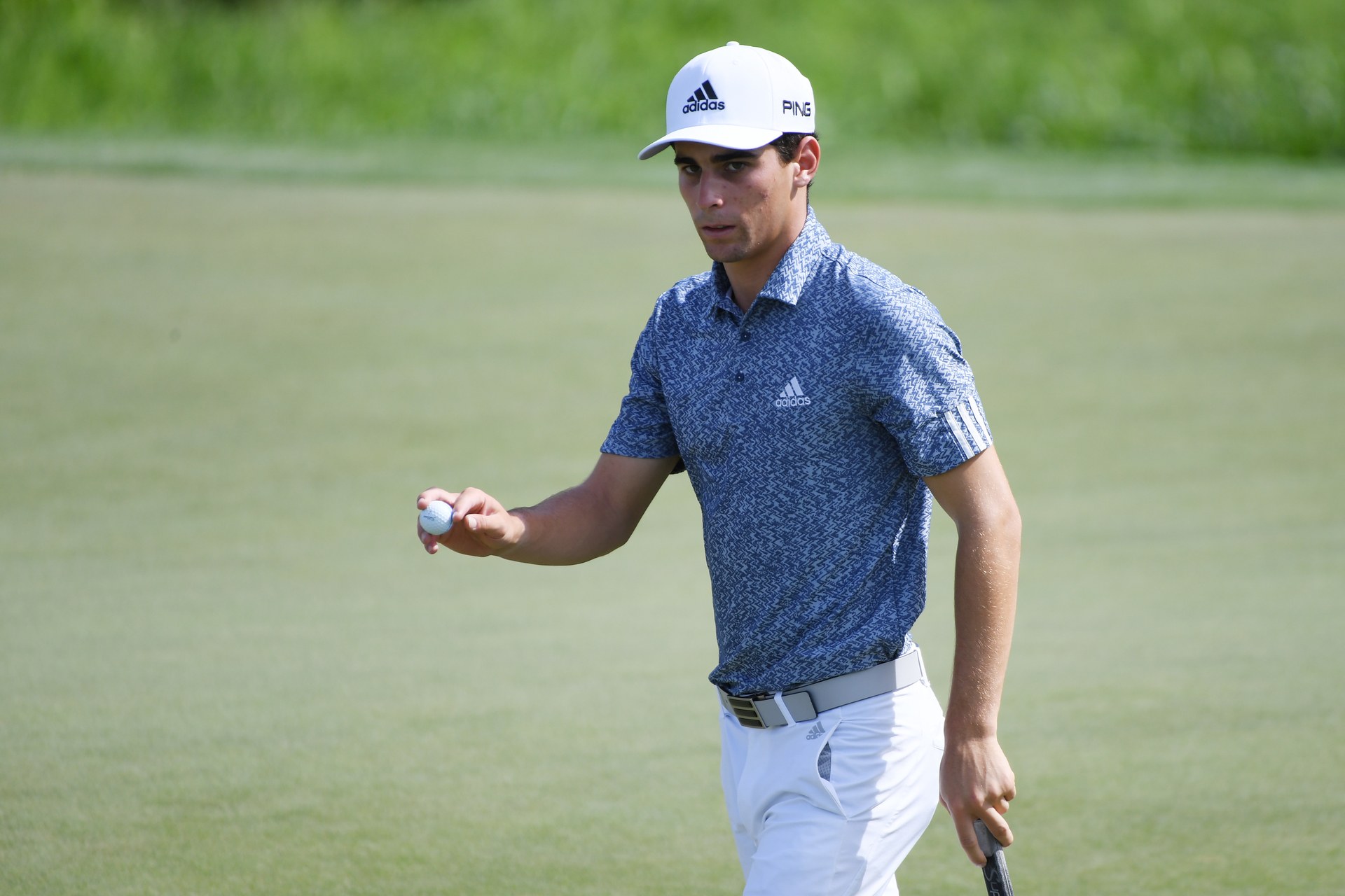 Golfer 21 tuổi dẫn đầu vòng 1 Sentry Tournament of Champions 2020