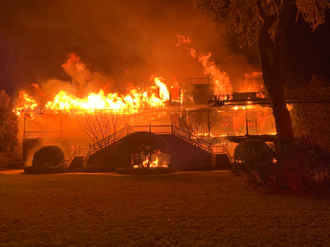Nhà của David Love III bị cháy rụi, không có người thương vong