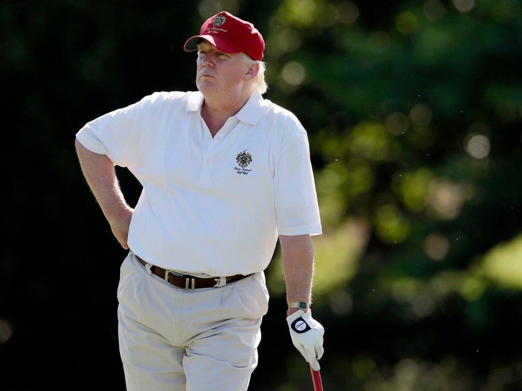 Tổng thống Trump mong người hâm mộ có thể sớm trở lại sân golf