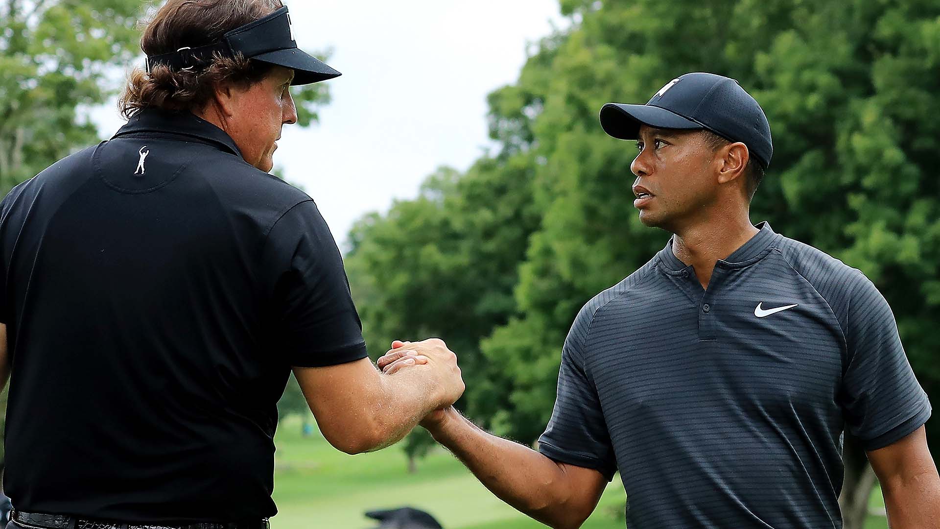 Trận tái đấu giữa Phil Mickelson và Tiger Woods sẽ diễn ra trong tháng 5