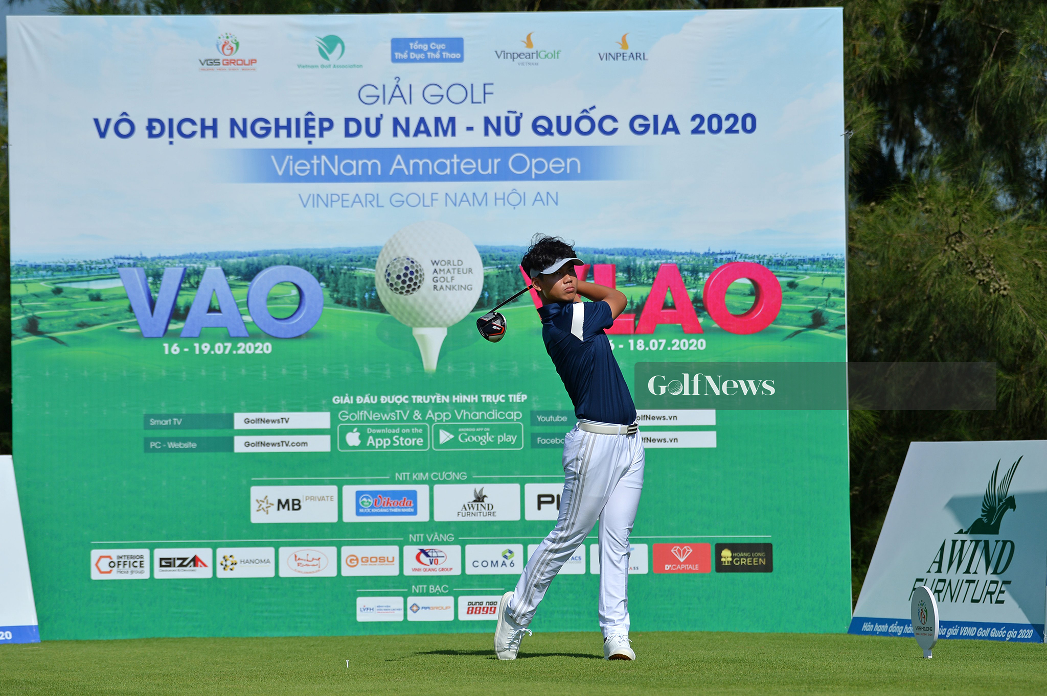 Ghi 5 birdie, Đặng Quang Anh dẫn đầu vòng 1 VAO 2020