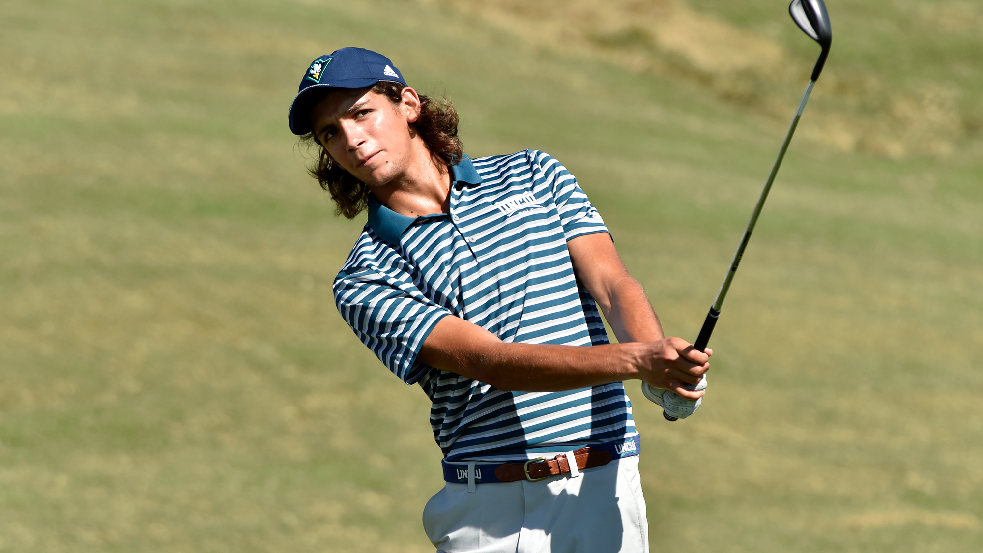 Golfer trẻ bị loại ở U.S. Amateur vì sai lầm khó tin của caddie
