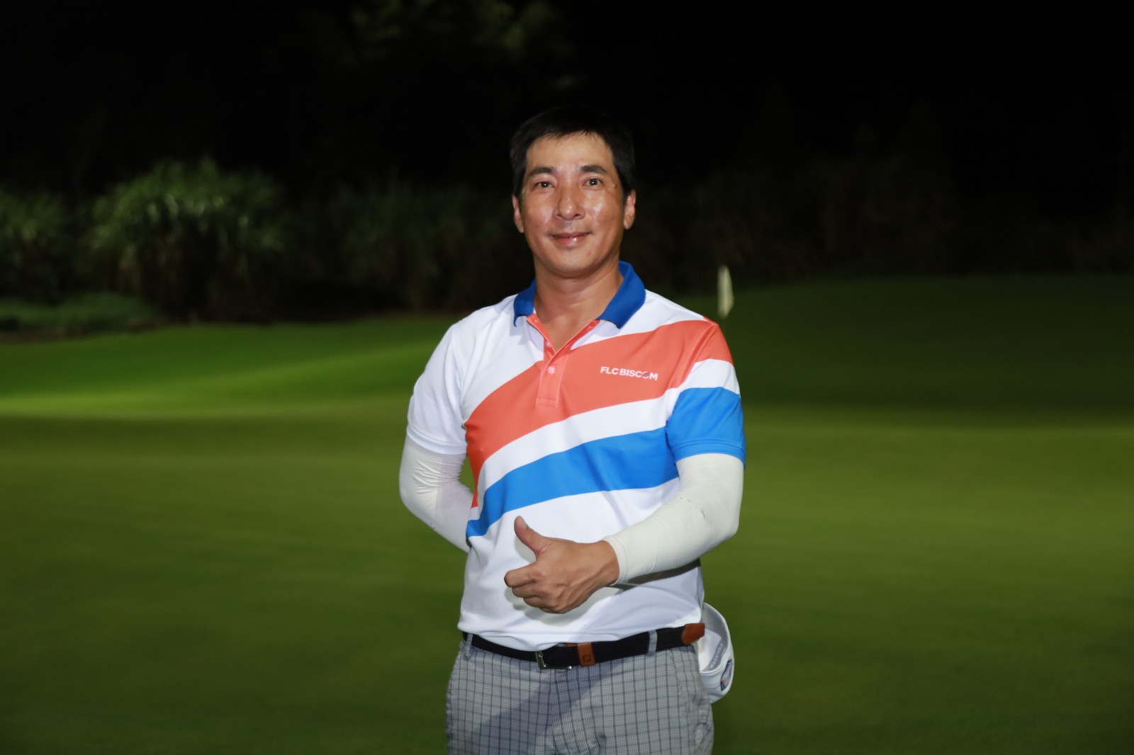 Ghi HIO tại FLC Golf Club Hạ Long, golfer Nguyễn Vương Hùng nhận 100 triệu từ gói bảo hiểm của VGS Sport.