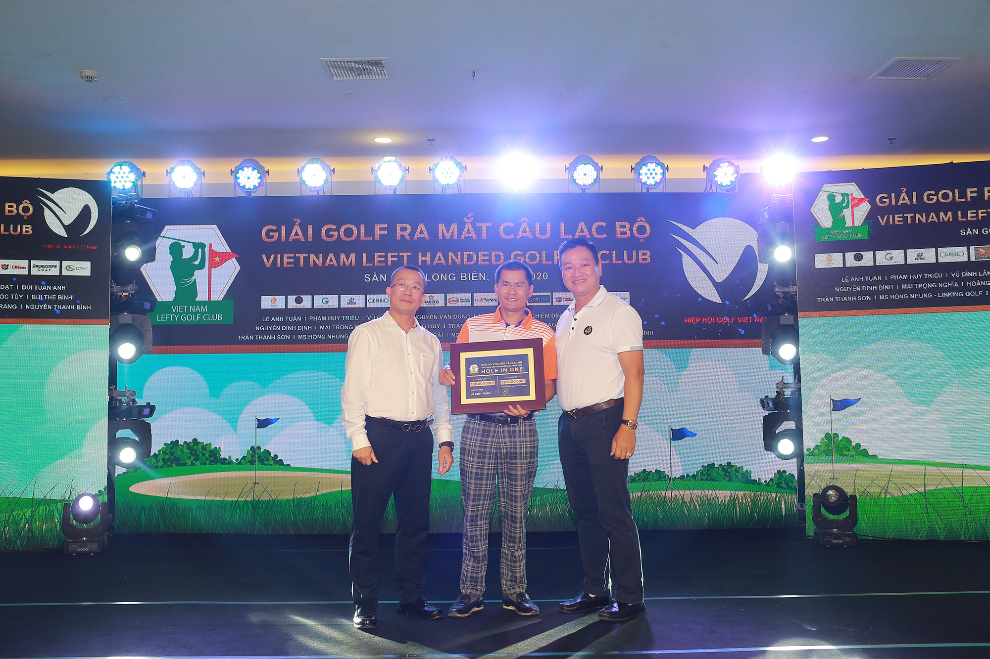 Golfer Nguyễn Văn Mạnh ghi HIO tại giải golf ra mắt Vietnam Lefty Golf Club