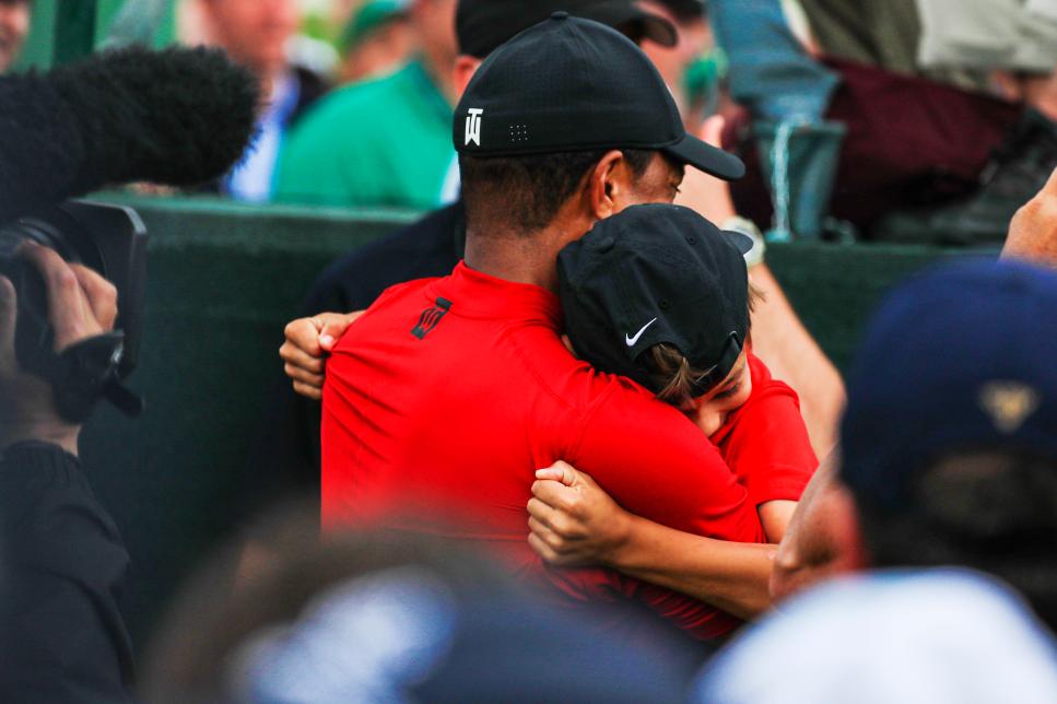 Tiger Woods cùng với con trai Charlie tham dự giải PNC Championship vào tháng tới
