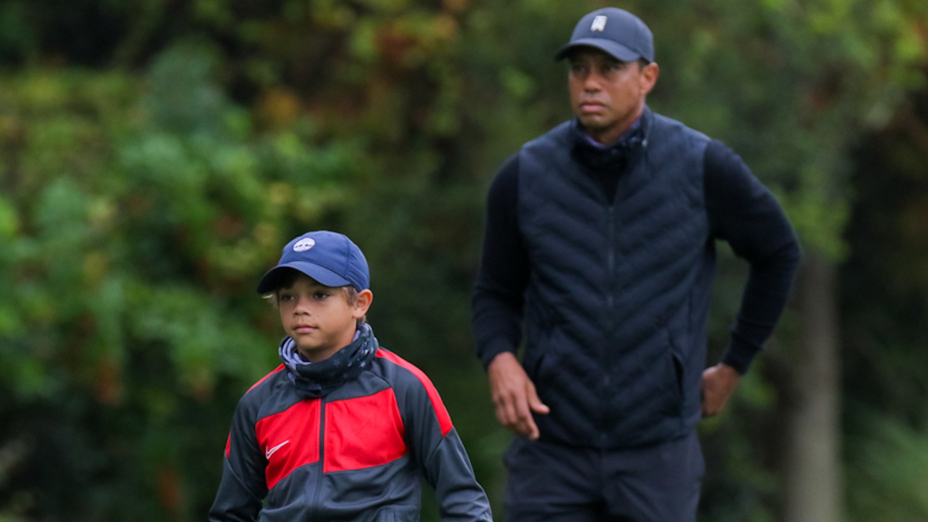 Màn khởi động của cha con Tiger Woods – Charlie Woods gây sốt trên MXH