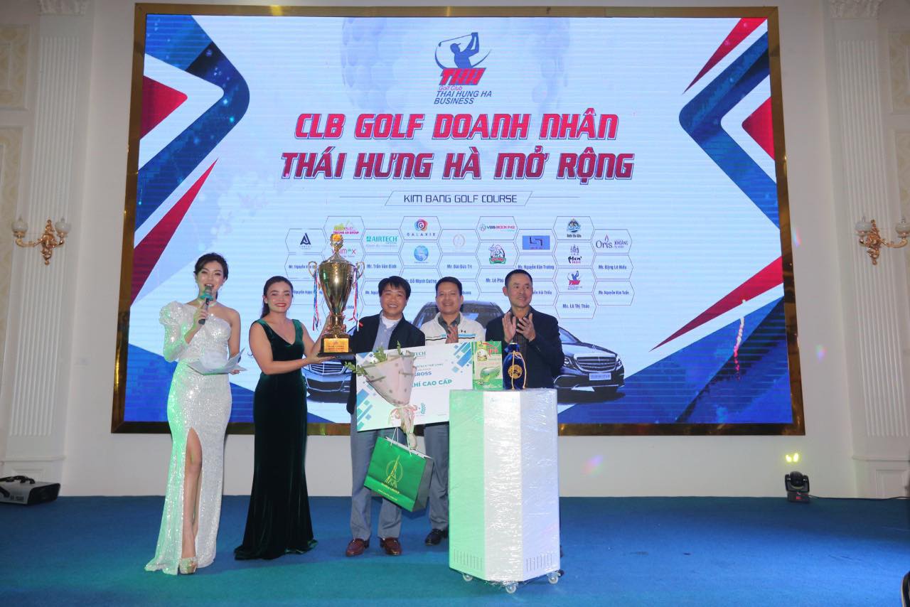 Golfer Vũ Hữu Sự vô địch giải CLB Doanh Nhân Thái Hưng Hà mở rộng 2020