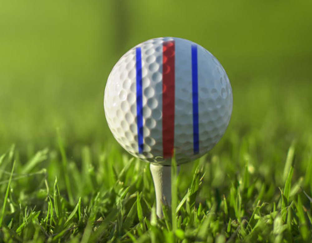 Luật golf: Có được dùng đường kẻ đánh dấu trên bóng để giúp chỉnh hướng đánh trên tee?