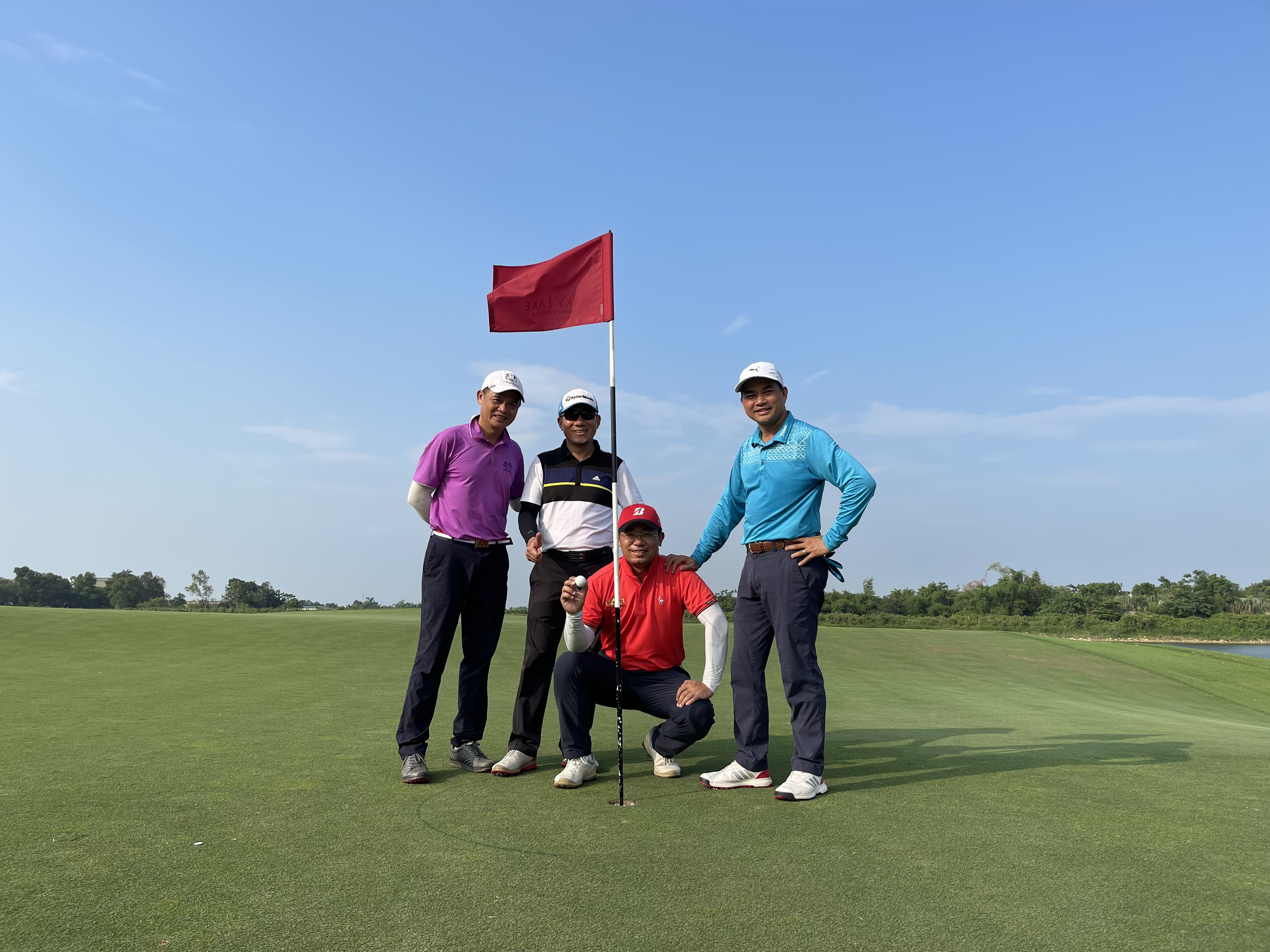 Golfer Phạm Lê Cường trúng giải thưởng 100 triệu đồng đến từ gói Dịch vụ giải thưởng HIO của VGS Sport